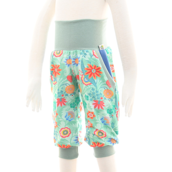 Knielange Hose mit Taschen