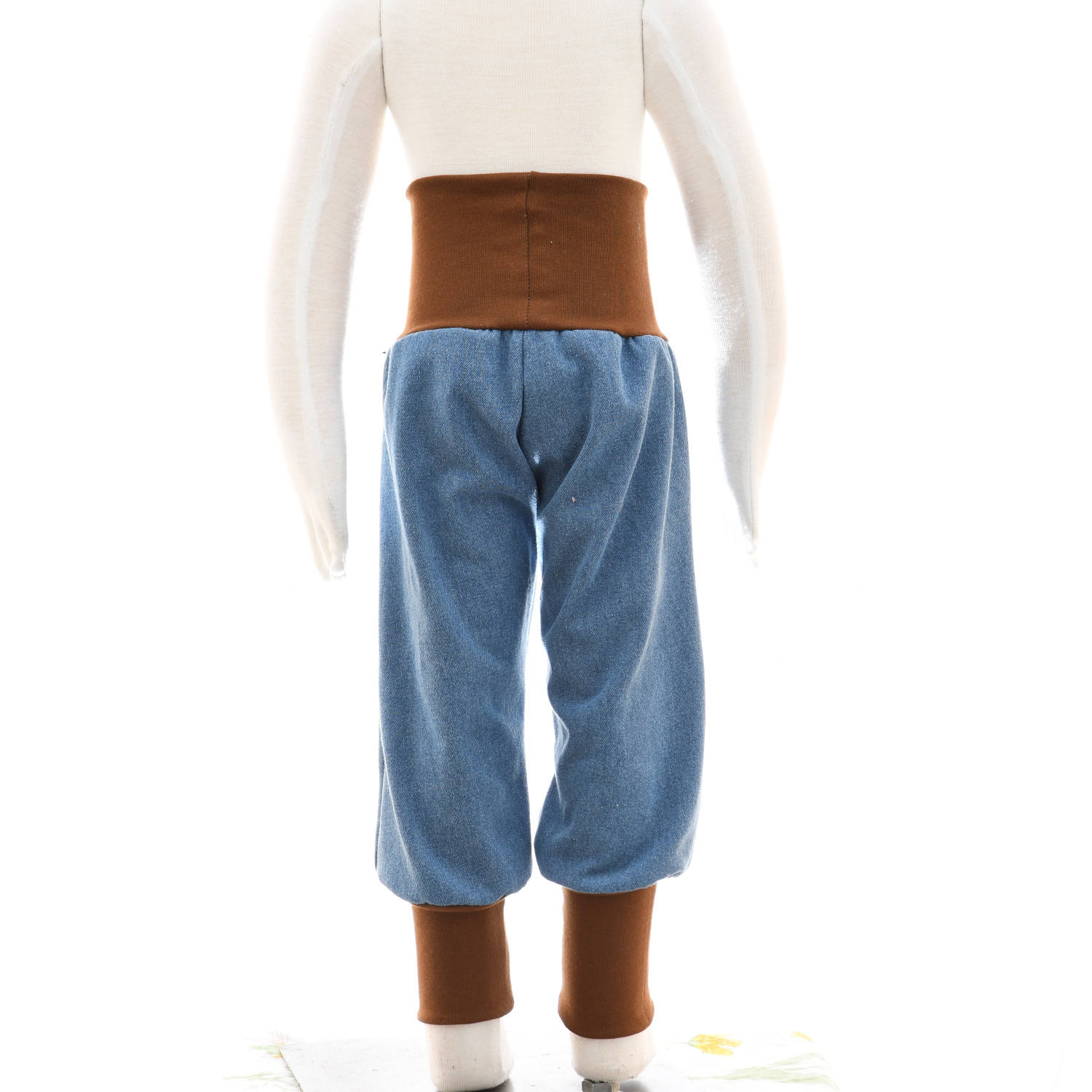 Jeanshose mit Taschen – Bild 3